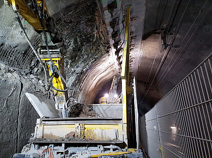 Unidachs 220 Tunnelerweiterung